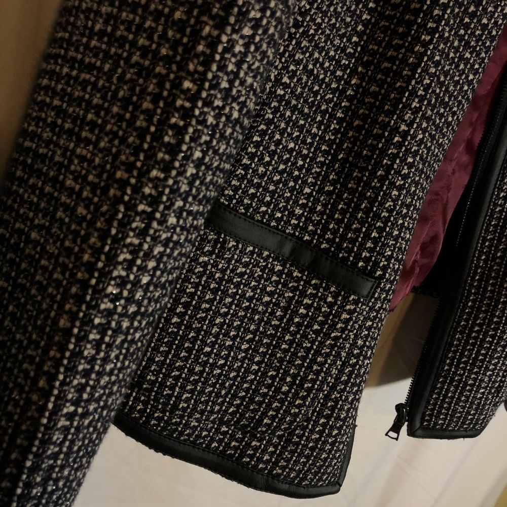 Banana Republic cropped blazer